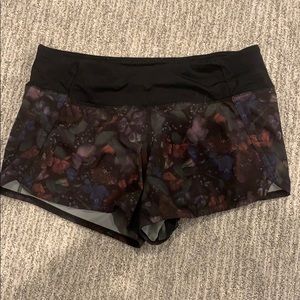 Lululemon Tracker Short Size 8